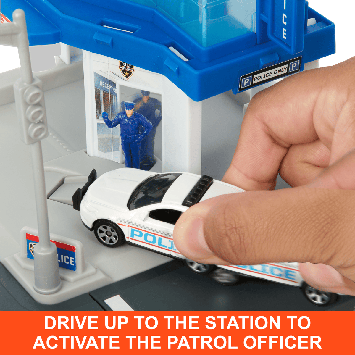 Matchbox Action Drivers Police Traffic Center Playset With 1:64 Scale Ford Police Interceptor Toy Car